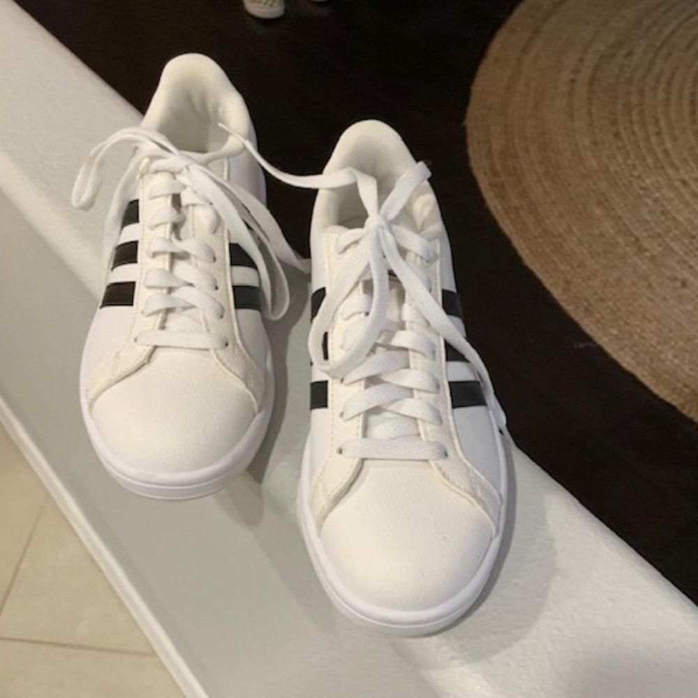 Adidas Shoes - Like New